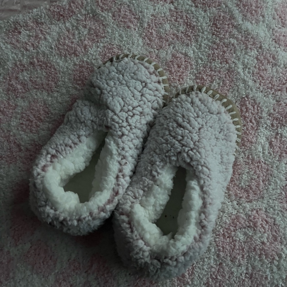 Slippers - Picture 3 of 3
